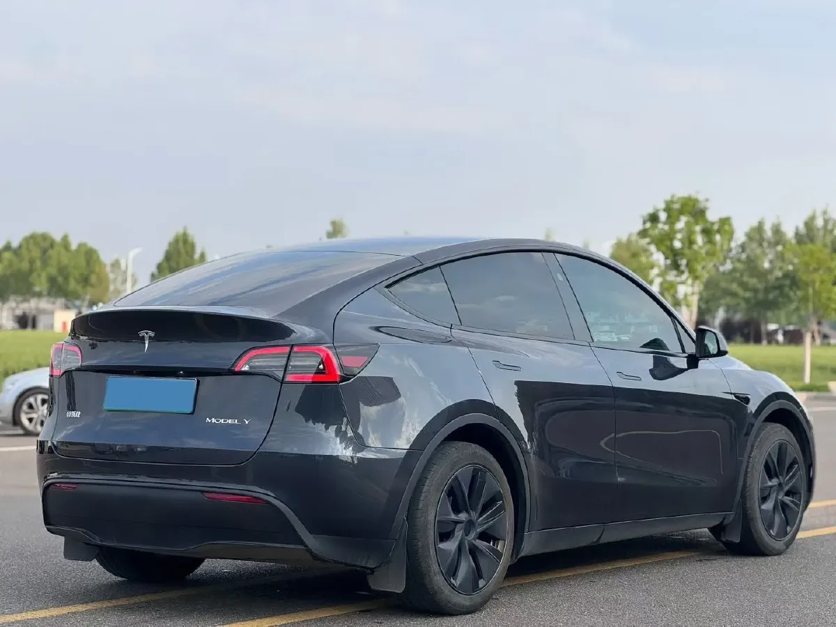 2024 Tesla Model Y BEV 60KWH,autocango,china used car exporter,china ev exporter,chinese used car exporter,chinese used ev exporter