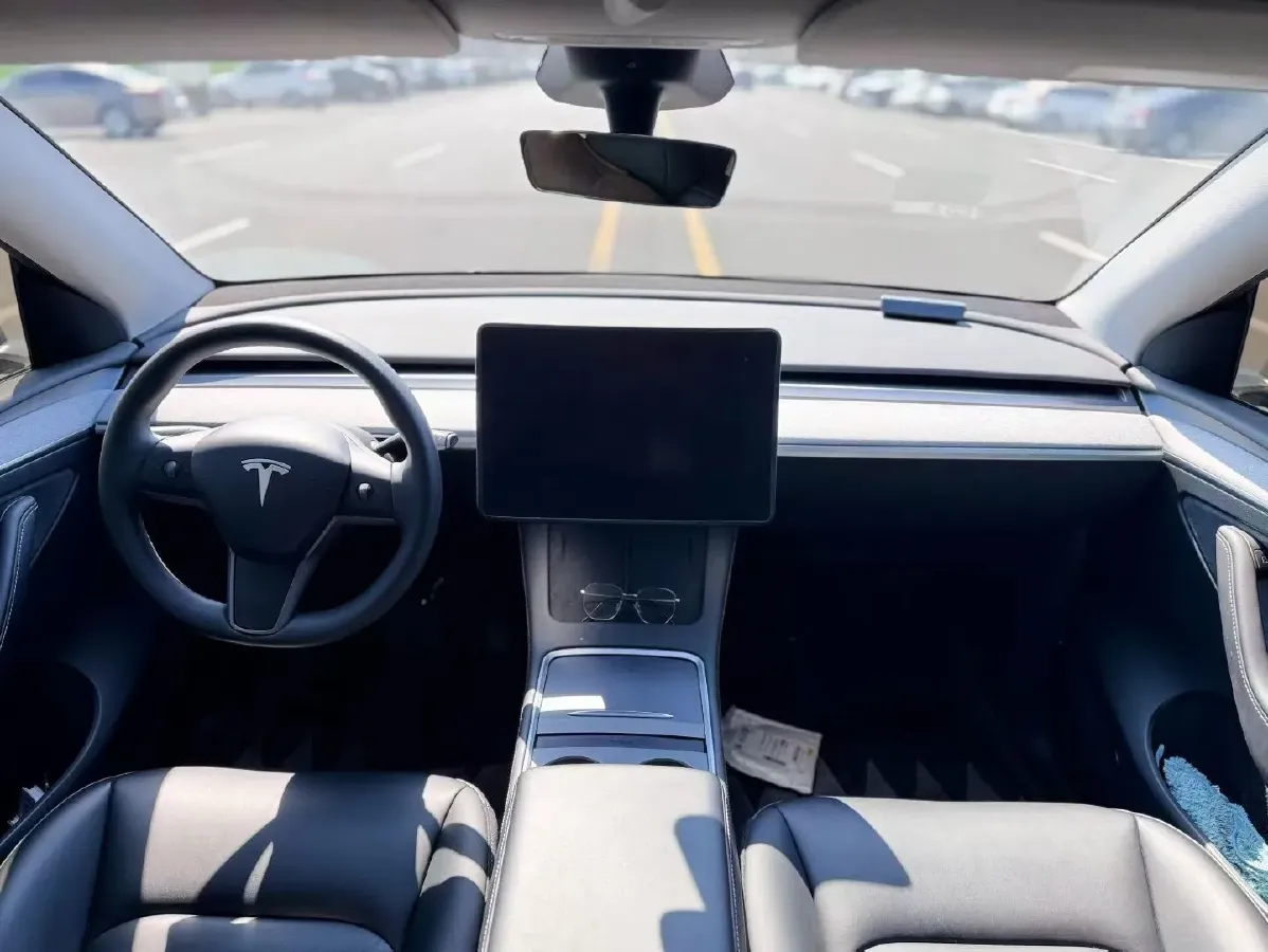 2024 Tesla Model Y BEV 60KWH,autocango,china used car exporter,china ev exporter,chinese used car exporter,chinese used ev exporter