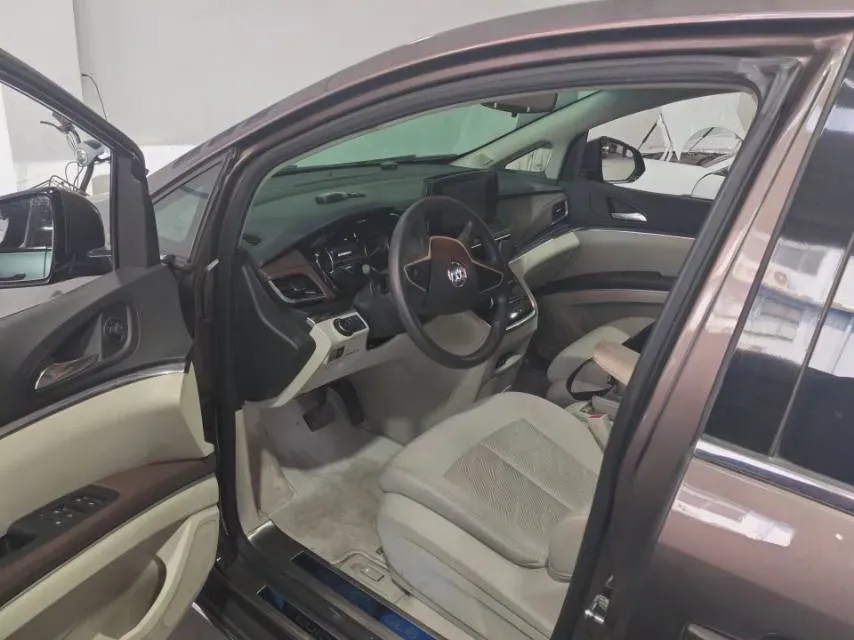 2023 Buick GL8 2.0T 237HP L4 9AT,autocango,china used car exporter,china ev exporter,chinese used car exporter,chinese used ev exporter