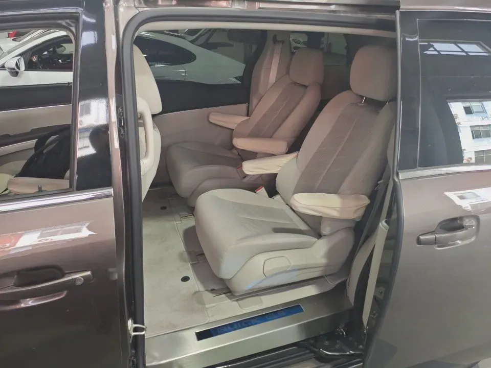 2023 Buick GL8 2.0T 237HP L4 9AT,autocango,china used car exporter,china ev exporter,chinese used car exporter,chinese used ev exporter