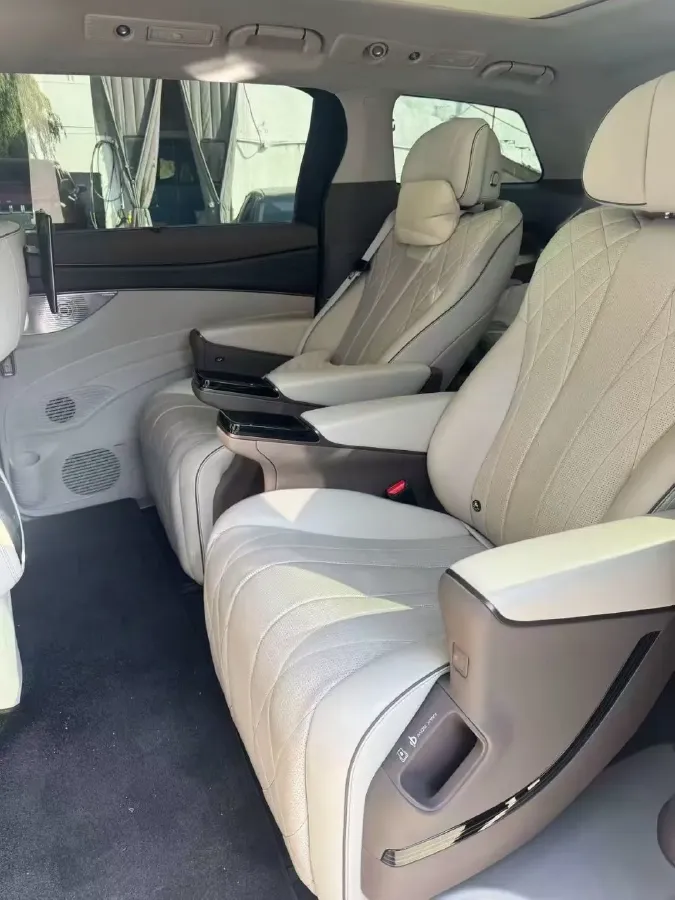 2022 Mercedes-Benz GLC Class 2.0T 197HP L4 9AT,autocango,china used car exporter,china ev exporter,chinese used car exporter,chinese used ev exporter