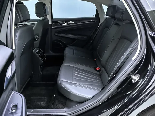 2025 Volkswagen Passat 2.0T 220HP L4 7DCT,autocango,china used car exporter,china ev exporter,chinese used car exporter,chinese used ev exporter