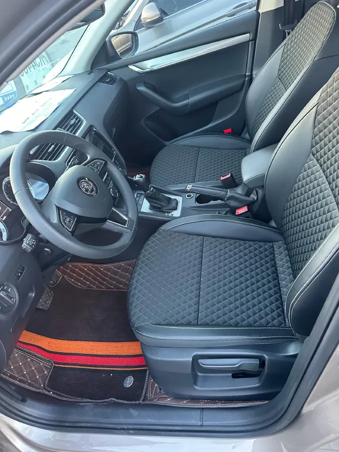 2019 Skoda Octavia 1.5L 116HP L4 6AT,autocango,china used car exporter,china ev exporter,chinese used car exporter,chinese used ev exporter