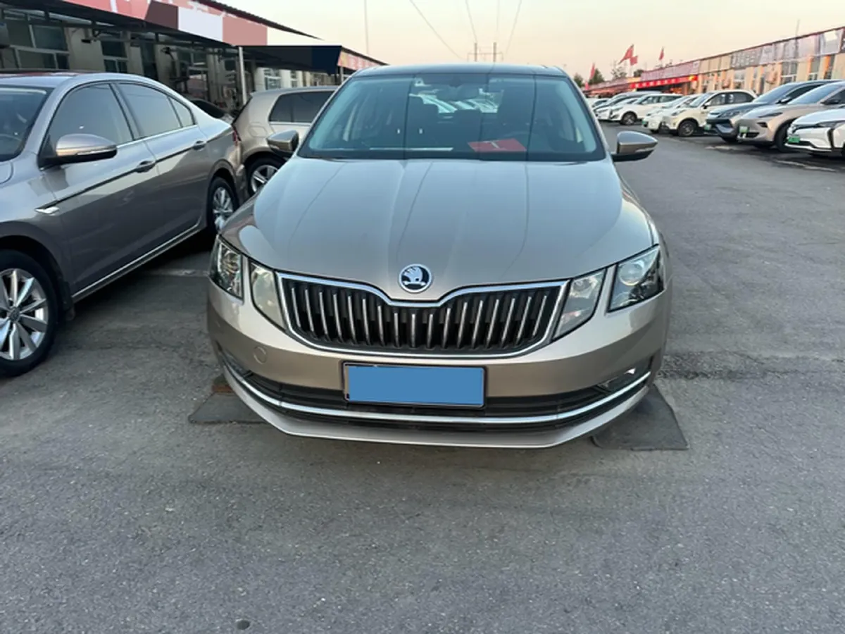 2019 Skoda Octavia 1.5L 116HP L4 6AT,autocango,china used car exporter,china ev exporter,chinese used car exporter,chinese used ev exporter