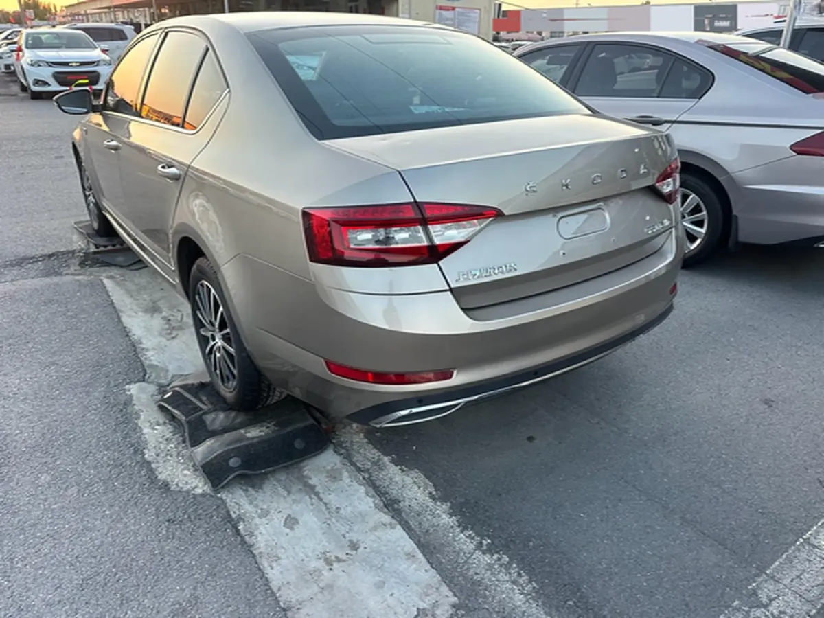 2019 Skoda Octavia 1.5L 116HP L4 6AT,autocango,china used car exporter,china ev exporter,chinese used car exporter,chinese used ev exporter