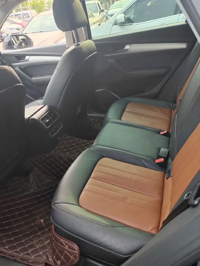 2020 Audi Q5L 2.0T 190HP L4 7DCT,autocango,china used car exporter,china ev exporter,chinese used car exporter,chinese used ev exporter