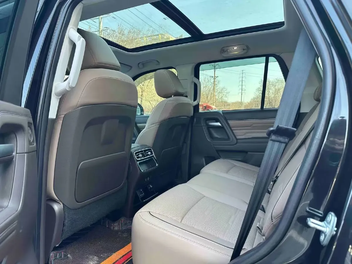 2022 Beijing BJ60 2.0T 267HP L4 8AT,autocango,china used car exporter,china ev exporter,chinese used car exporter,chinese used ev exporter