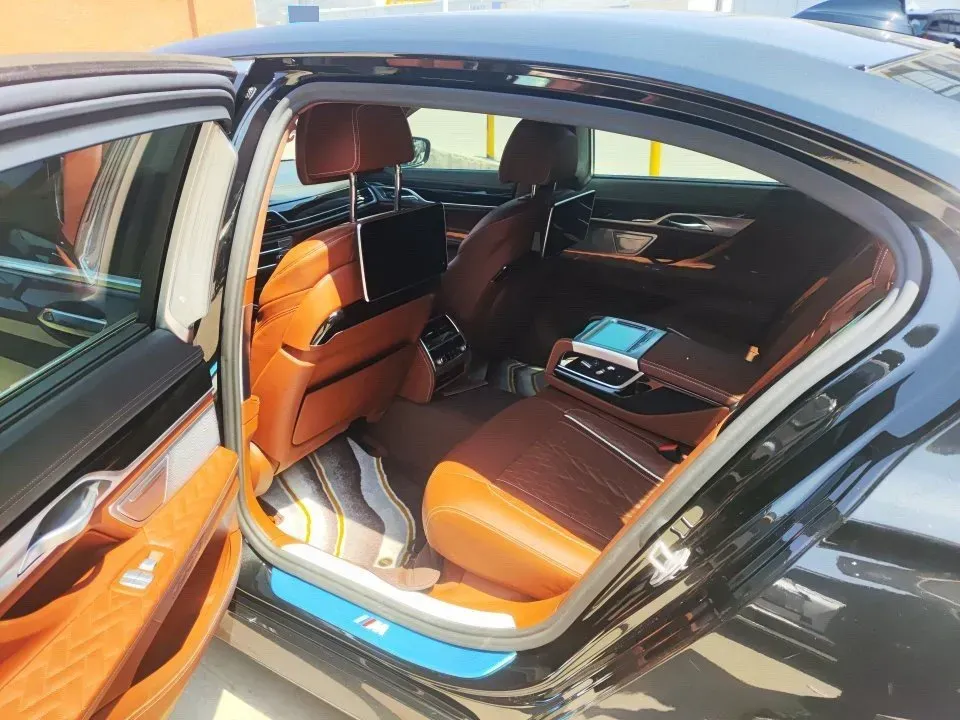 2019 BMW 7 Series 3.0T 340HP L6 8AT,autocango,china used car exporter,china ev exporter,chinese used car exporter,chinese used ev exporter