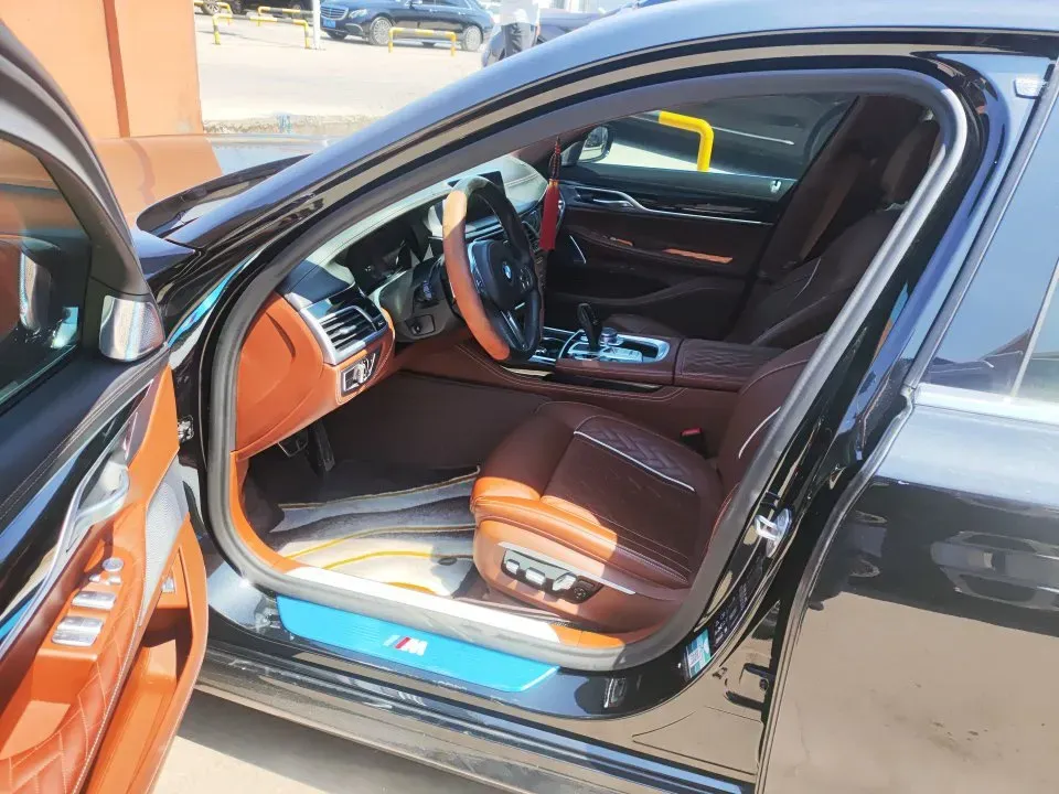 2019 BMW 7 Series 3.0T 340HP L6 8AT,autocango,china used car exporter,china ev exporter,chinese used car exporter,chinese used ev exporter
