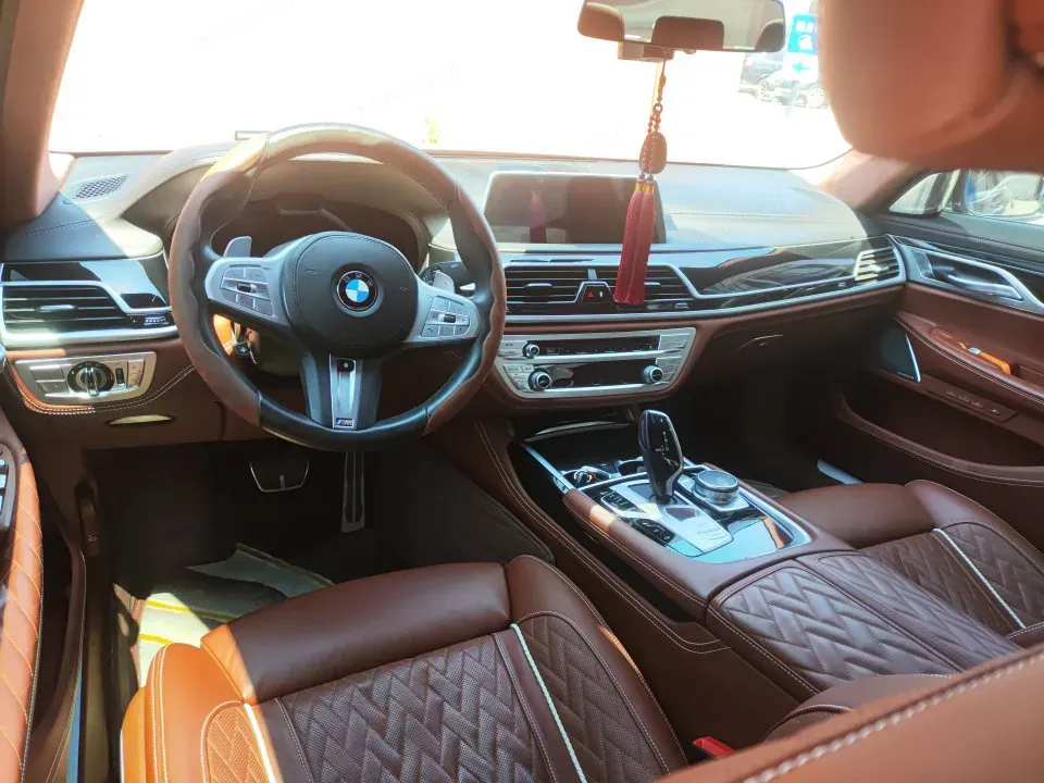 2019 BMW 7 Series 3.0T 340HP L6 8AT,autocango,china used car exporter,china ev exporter,chinese used car exporter,chinese used ev exporter