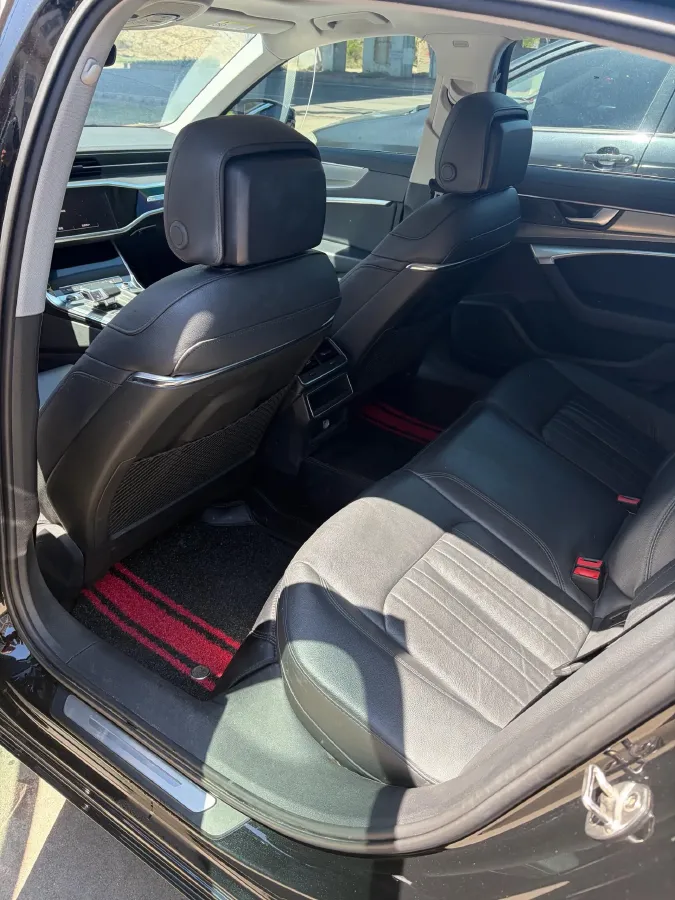 2021 Audi A6L 2.0T 190HP L4 7DCT,autocango,china used car exporter,china ev exporter,chinese used car exporter,chinese used ev exporter