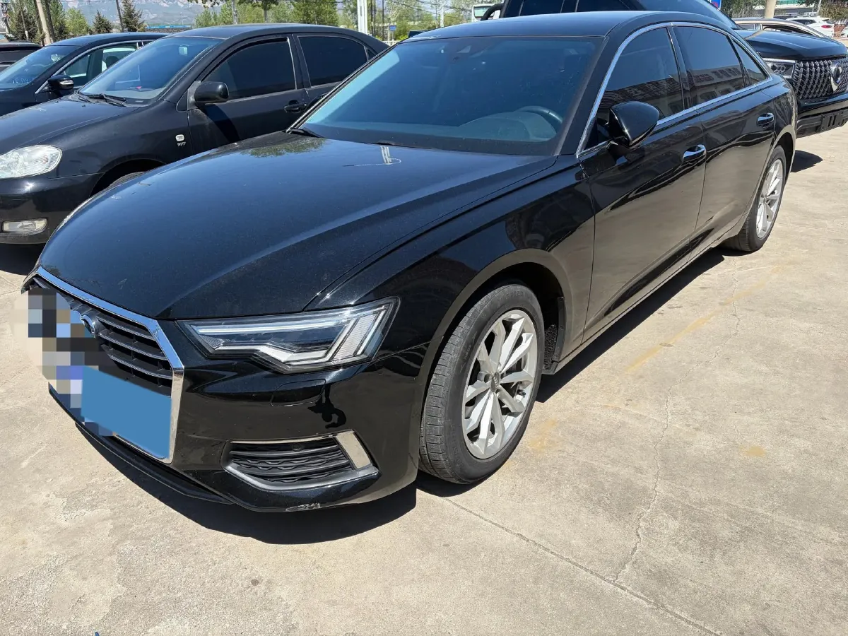 2021 Audi A6L 2.0T 190HP L4 7DCT,autocango,china used car exporter,china ev exporter,chinese used car exporter,chinese used ev exporter
