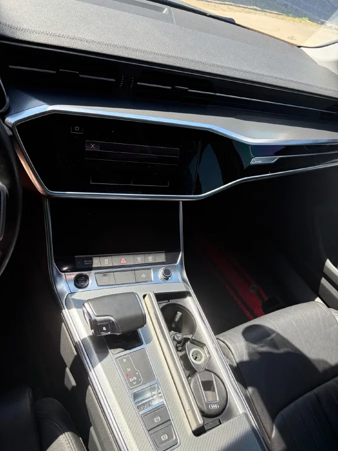 2021 Audi A6L 2.0T 190HP L4 7DCT,autocango,china used car exporter,china ev exporter,chinese used car exporter,chinese used ev exporter