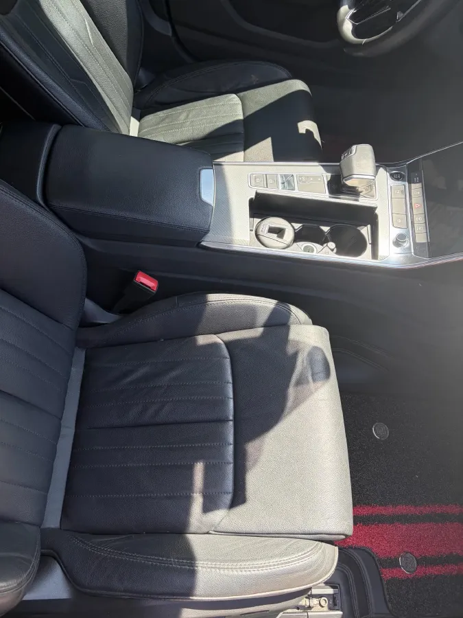 2021 Audi A6L 2.0T 190HP L4 7DCT,autocango,china used car exporter,china ev exporter,chinese used car exporter,chinese used ev exporter