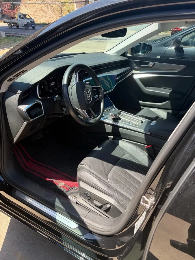 2021 Audi A6L 2.0T 190HP L4 7DCT,autocango,china used car exporter,china ev exporter,chinese used car exporter,chinese used ev exporter