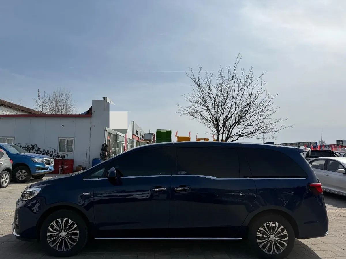 2022 Buick GL8 2.0T 237HP L4 9AT,autocango,china used car exporter,china ev exporter,chinese used car exporter,chinese used ev exporter