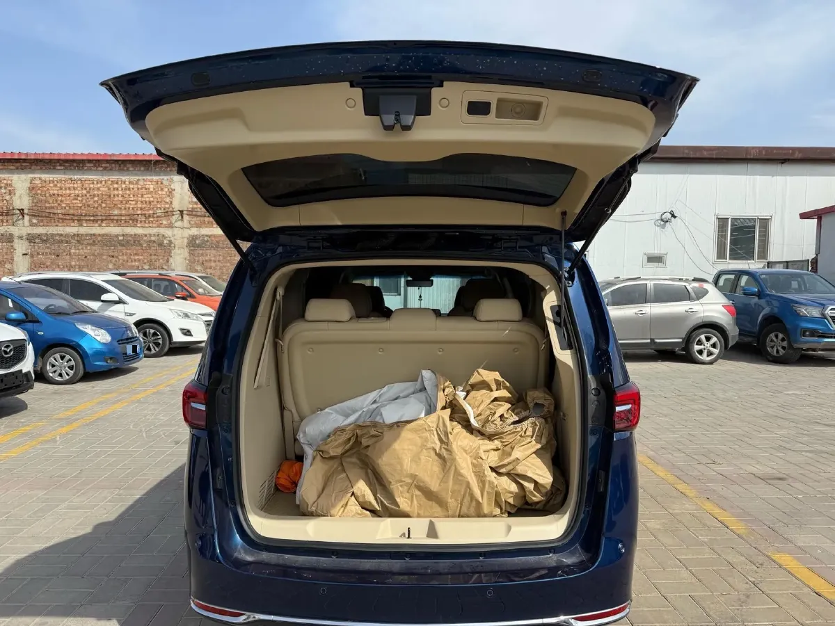 2022 Buick GL8 2.0T 237HP L4 9AT,autocango,china used car exporter,china ev exporter,chinese used car exporter,chinese used ev exporter