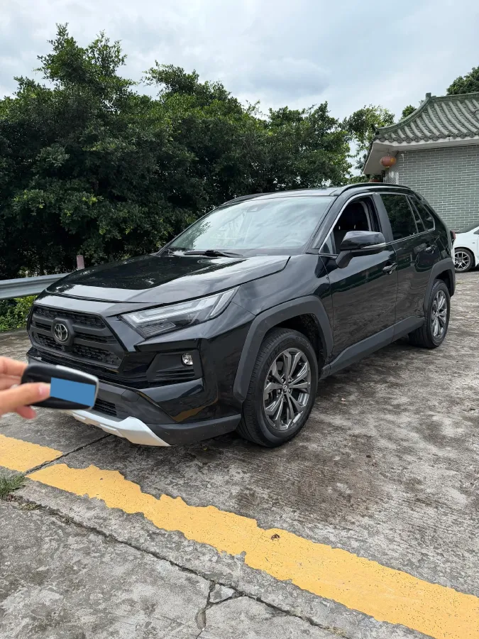 2023 Toyota RAV4 2.0L 171HP L4 CVT,autocango,china used car exporter,china ev exporter,chinese used car exporter,chinese used ev exporter