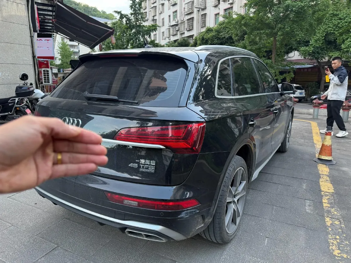2022 Audi Q5L 2.0T 252HP L4 7DCT,autocango,china used car exporter,china ev exporter,chinese used car exporter,chinese used ev exporter