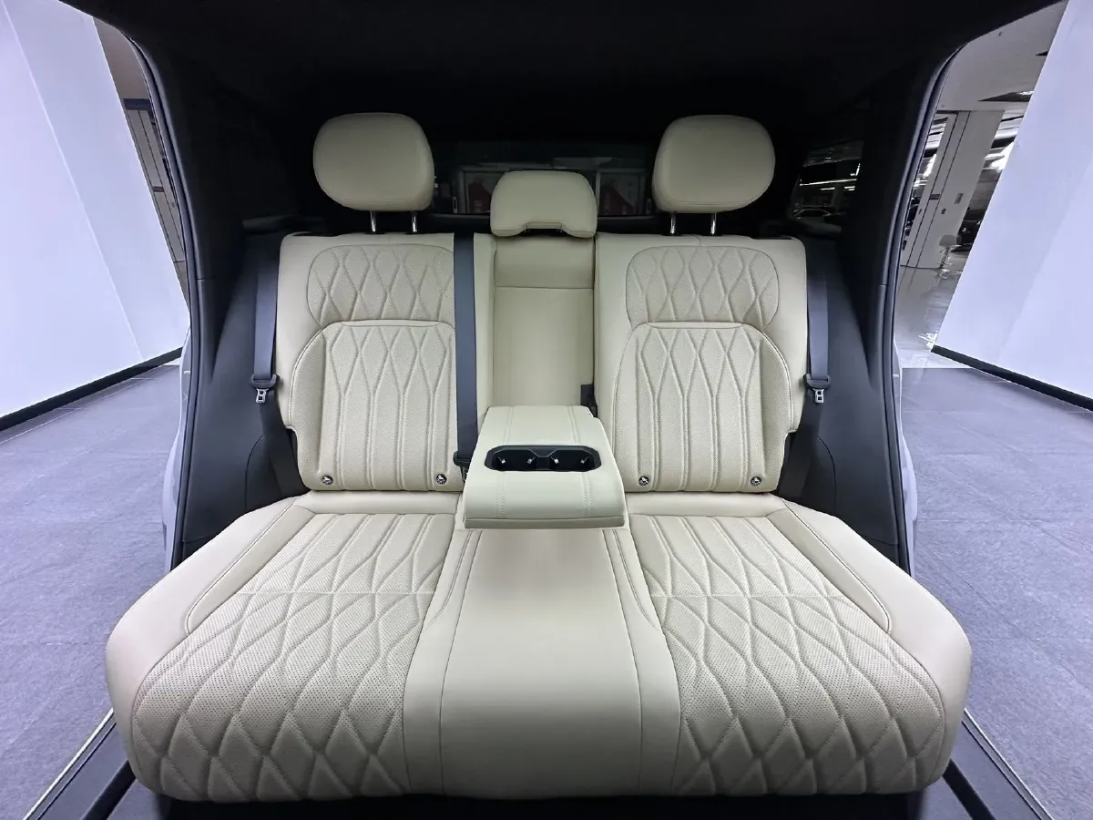 2025 Geely Monjaro 2.0T 238HP L4 8AT,autocango,china used car exporter,china ev exporter,chinese used car exporter,chinese used ev exporter