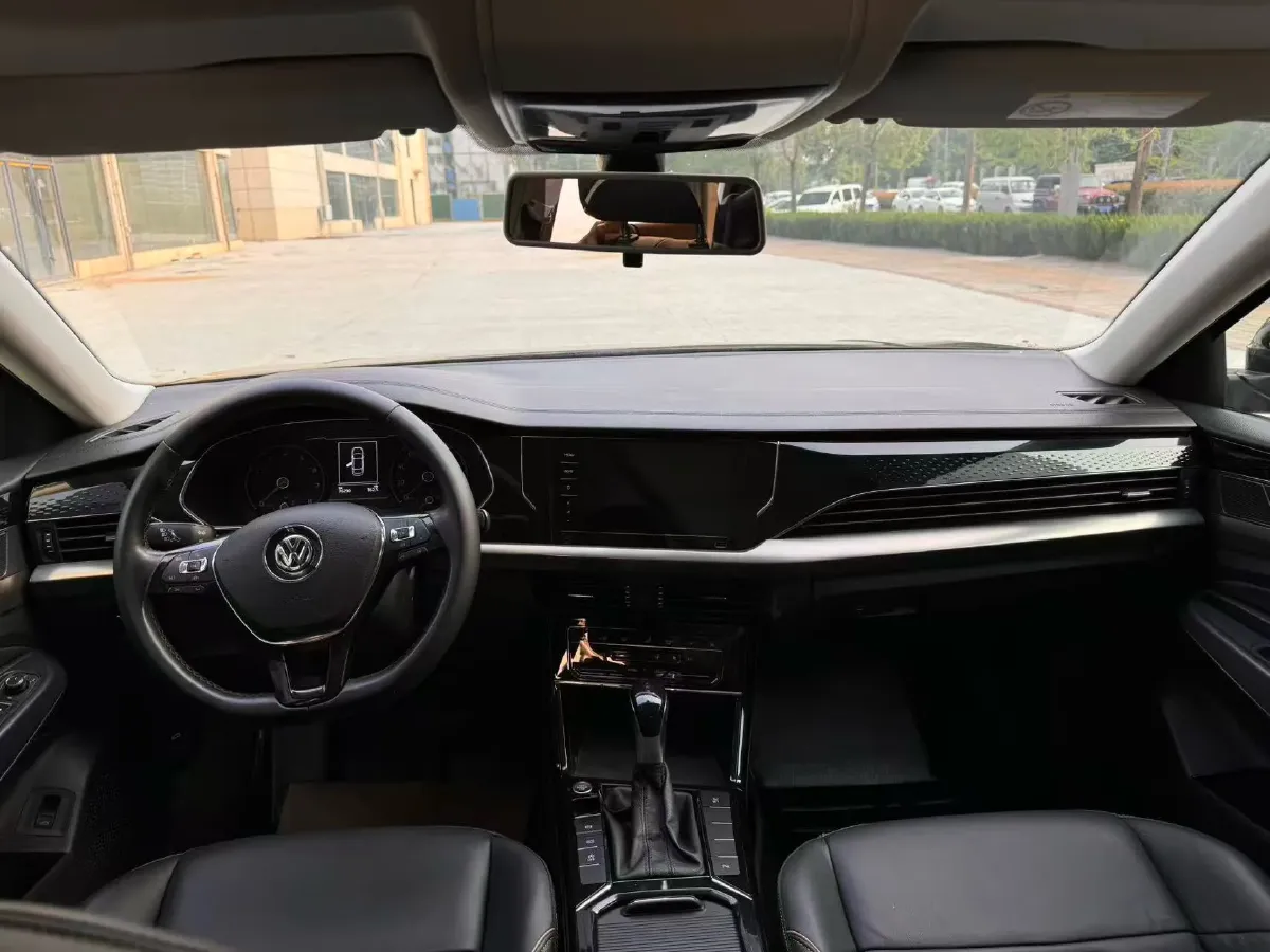 2020 Volkswagen Passat 2.0T 186HP L4 7DCT,autocango,china used car exporter,china ev exporter,chinese used car exporter,chinese used ev exporter