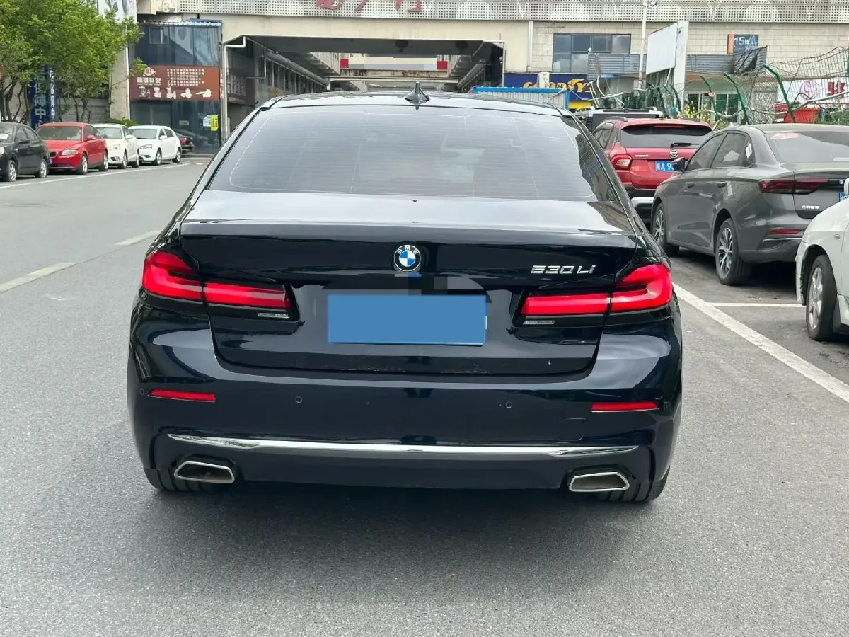 2022 BMW 5 Series 2.0T 252HP L4 8AT,autocango,china used car exporter,china ev exporter,chinese used car exporter,chinese used ev exporter