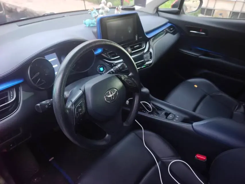 2021 Toyota C-HR 2.0L 171HP L4 CVT,autocango,china used car exporter,china ev exporter,chinese used car exporter,chinese used ev exporter