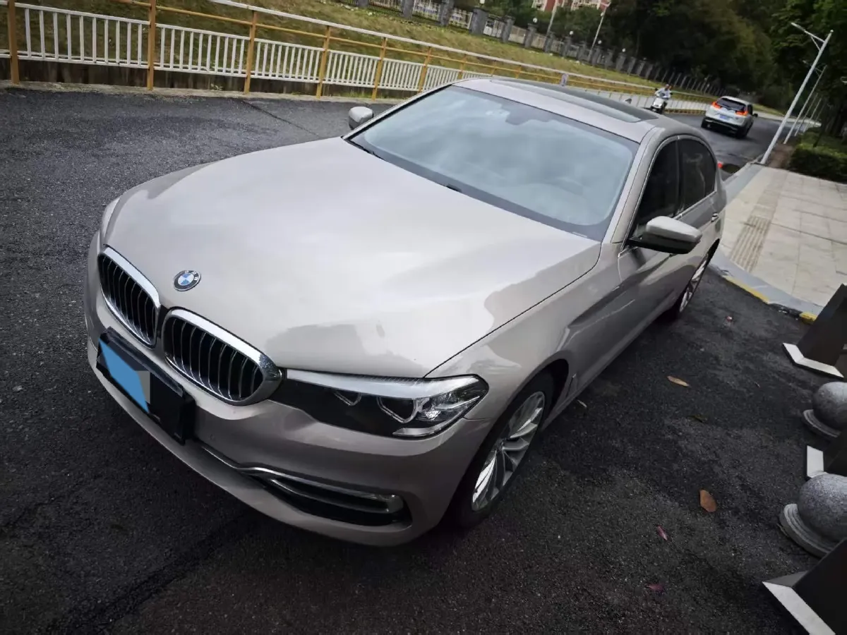 2020 BMW 5 Series 2.0T 184HP L4 8AT,autocango,china used car exporter,china ev exporter,chinese used car exporter,chinese used ev exporter