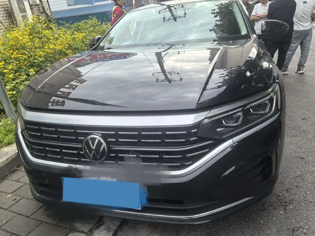2023 Volkswagen Passat 2.0T 220HP L4 7DCT,autocango,china used car exporter,china ev exporter,chinese used car exporter,chinese used ev exporter