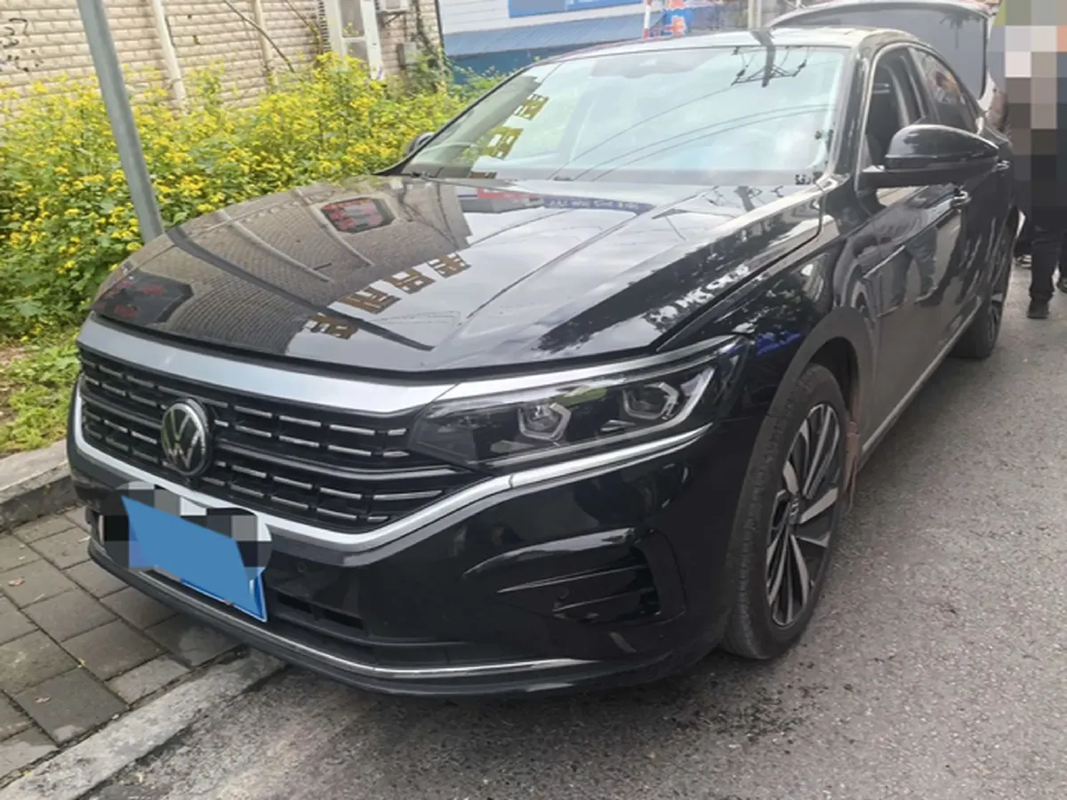 2023 Volkswagen Passat 2.0T 220HP L4 7DCT,autocango,china used car exporter,china ev exporter,chinese used car exporter,chinese used ev exporter