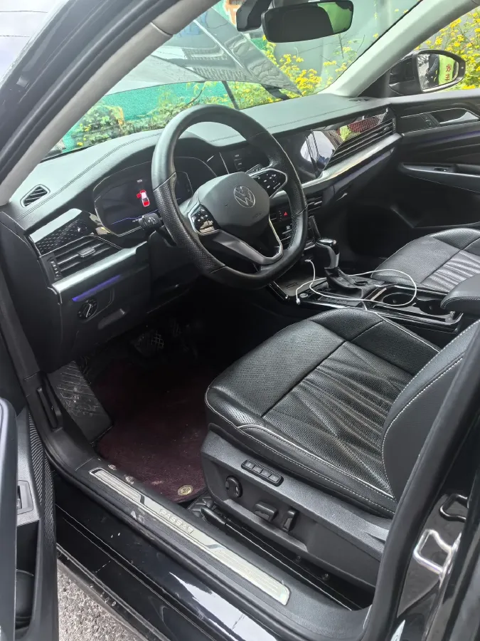 2023 Volkswagen Passat 2.0T 220HP L4 7DCT,autocango,china used car exporter,china ev exporter,chinese used car exporter,chinese used ev exporter