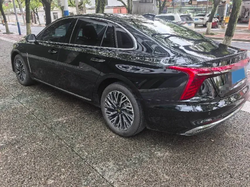 2025 HongQi H5 1.5T 169HP L4 1DHT Hybrid,autocango,china used car exporter,china ev exporter,chinese used car exporter,chinese used ev exporter