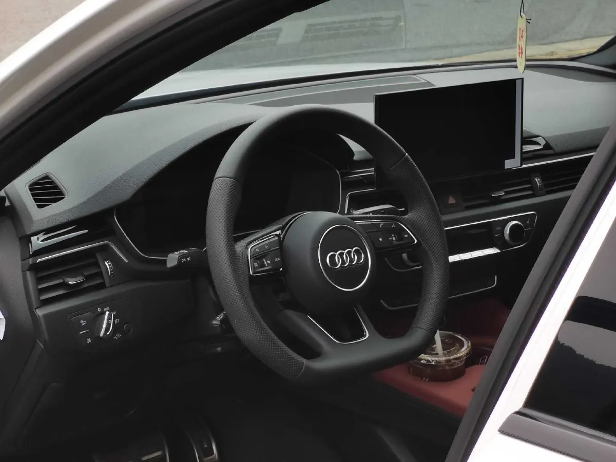 2024 Audi A4L 2.0T 190HP L4 7DCT,autocango,china used car exporter,china ev exporter,chinese used car exporter,chinese used ev exporter