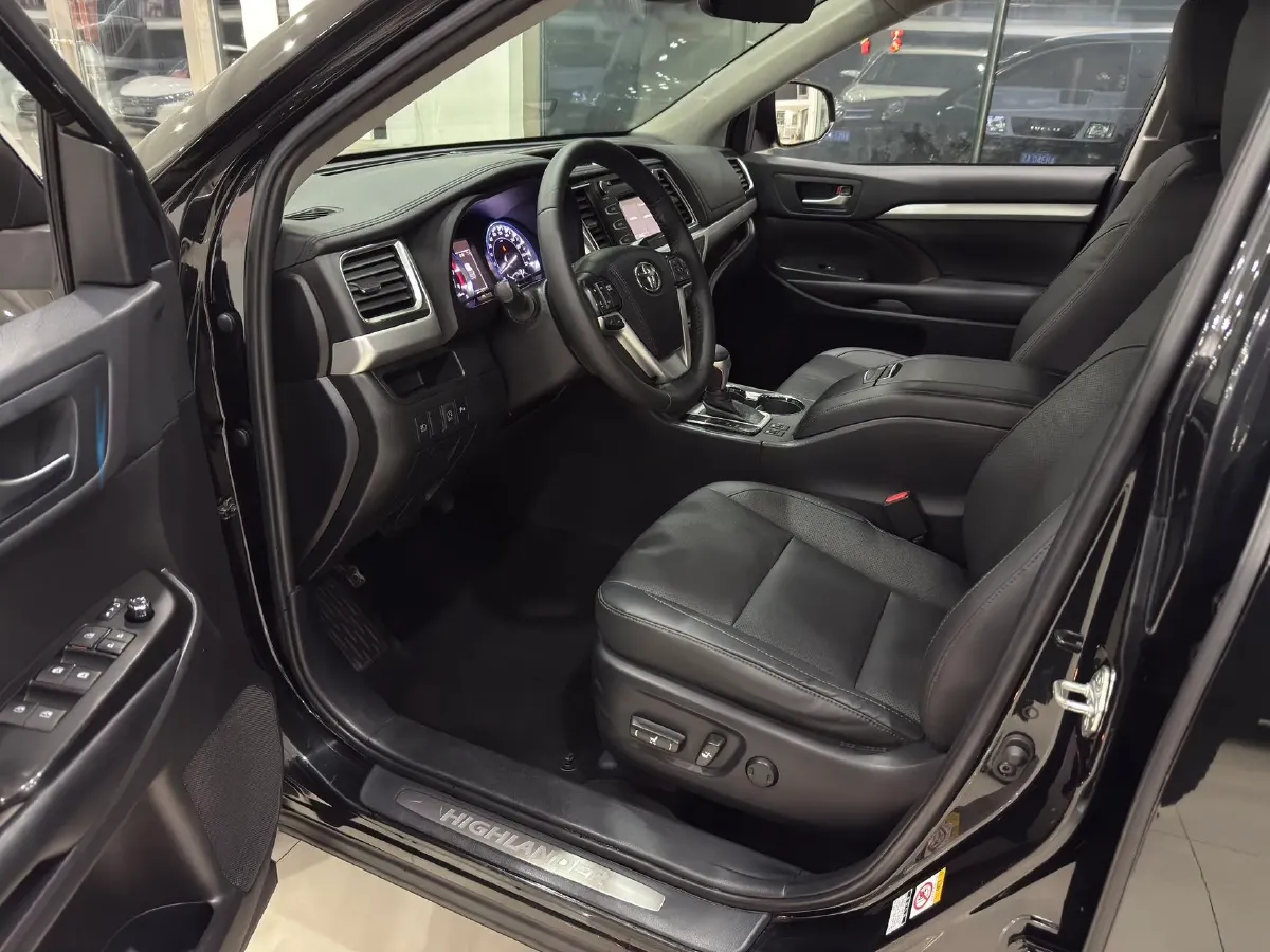 2019 Mazda CX-8 2.5L 192HP L4 6AT,autocango,china used car exporter,china ev exporter,chinese used car exporter,chinese used ev exporter