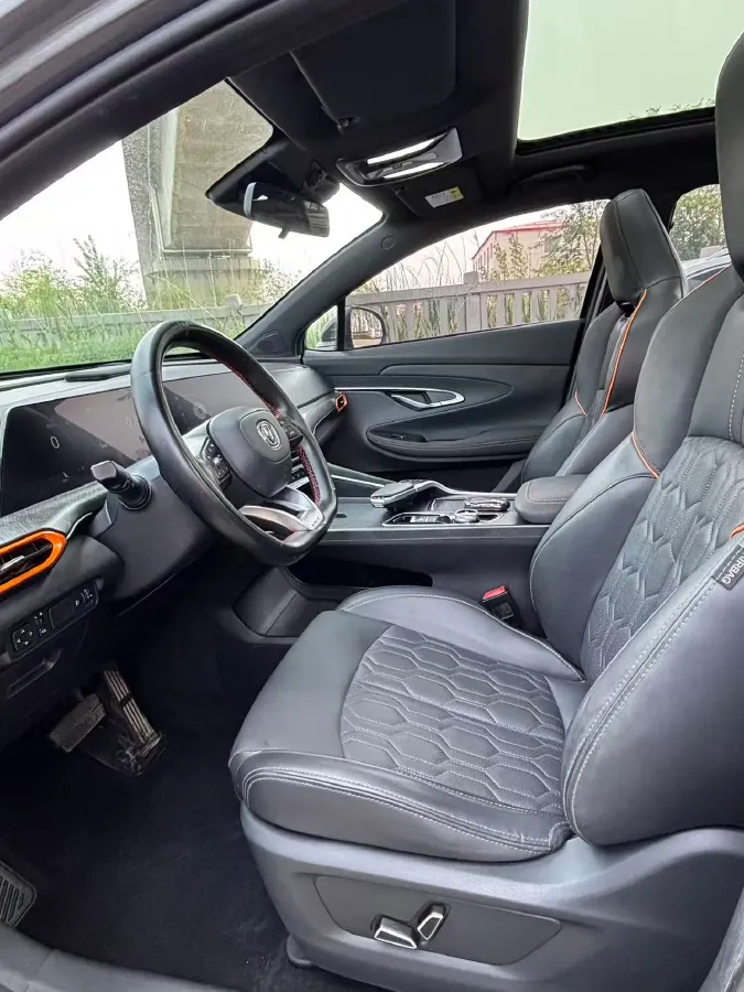 2022 ChangAn UNI-T 1.5T 188HP L4 7DCT,autocango,china used car exporter,china ev exporter,chinese used car exporter,chinese used ev exporter