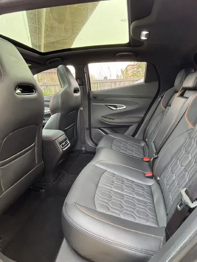 2022 ChangAn UNI-T 1.5T 188HP L4 7DCT,autocango,china used car exporter,china ev exporter,chinese used car exporter,chinese used ev exporter