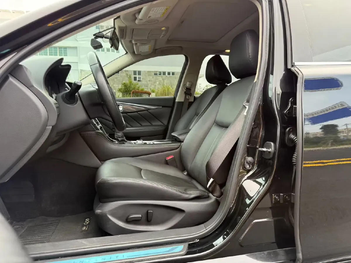 2021 Infiniti Q50L 2.0T 211HP L4 7AT,autocango,china used car exporter,china ev exporter,chinese used car exporter,chinese used ev exporter