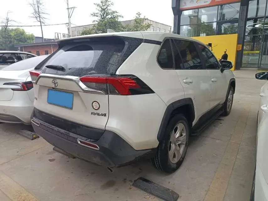 2024 Toyota RAV4 2.0L 171HP L4 CVT,autocango,china used car exporter,china ev exporter,chinese used car exporter,chinese used ev exporter