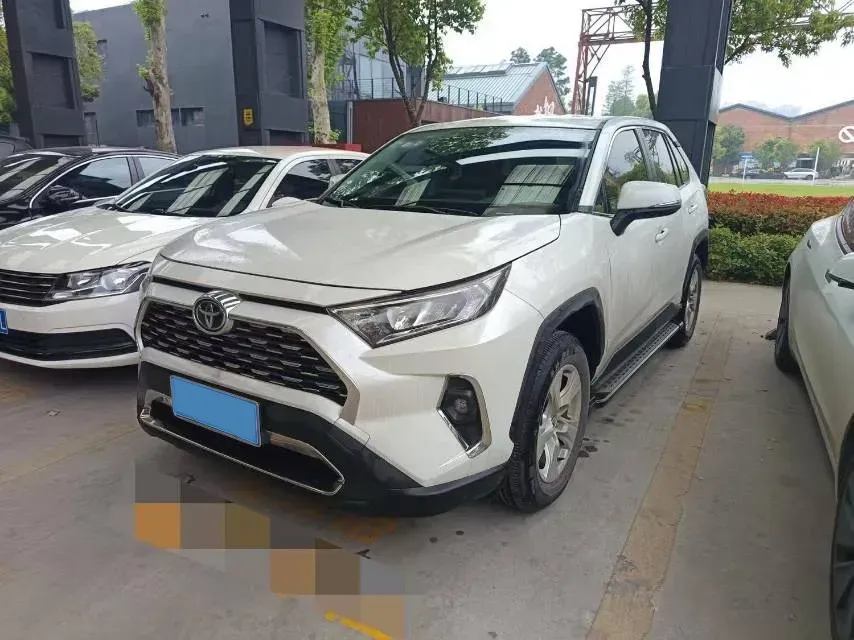 2024 Toyota RAV4 2.0L 171HP L4 CVT,autocango,china used car exporter,china ev exporter,chinese used car exporter,chinese used ev exporter