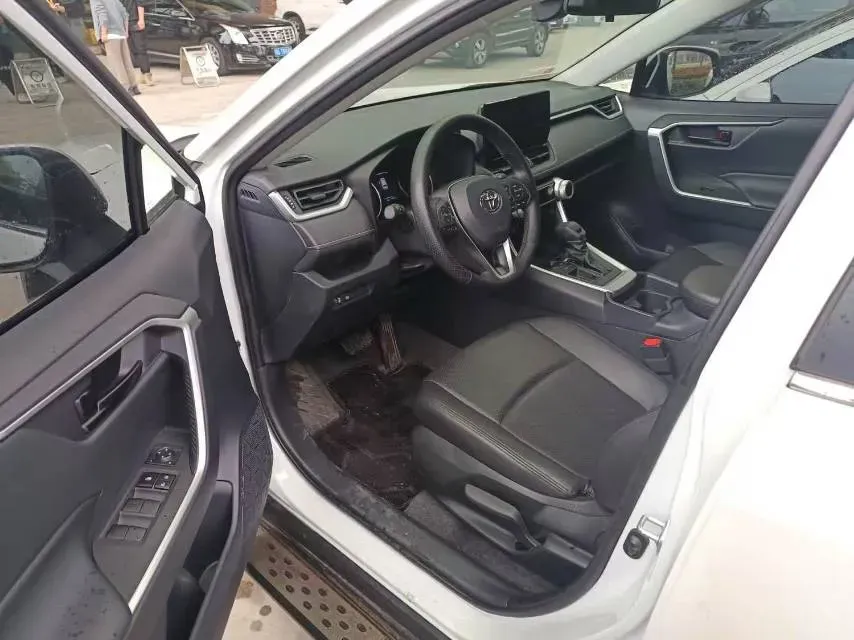 2024 Toyota RAV4 2.0L 171HP L4 CVT,autocango,china used car exporter,china ev exporter,chinese used car exporter,chinese used ev exporter