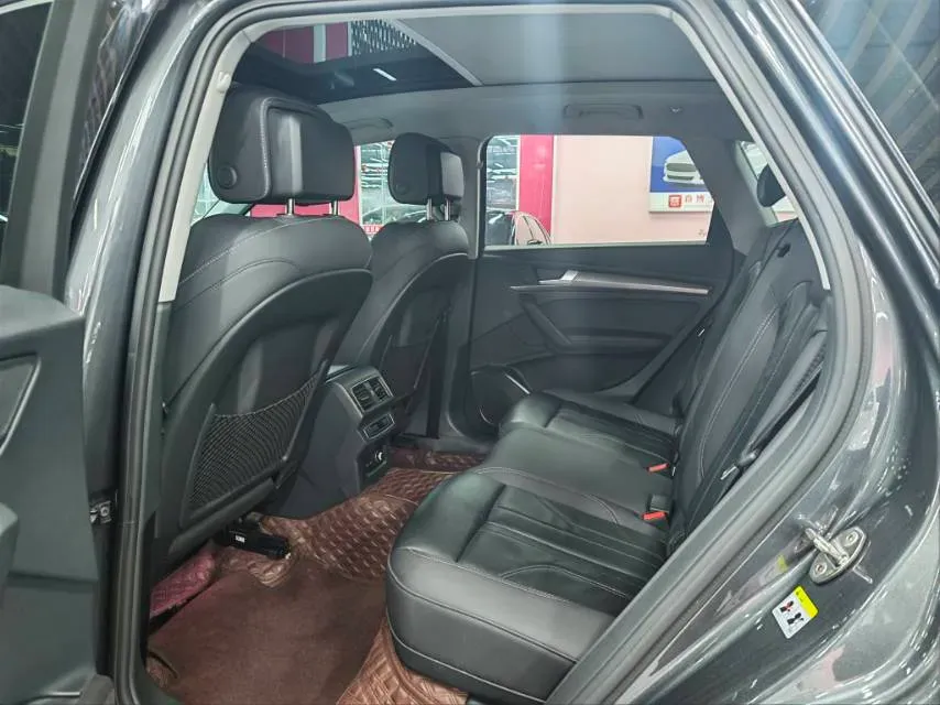 2023 Audi Q5L 2.0T 190HP L4 7DCT,autocango,china used car exporter,china ev exporter,chinese used car exporter,chinese used ev exporter