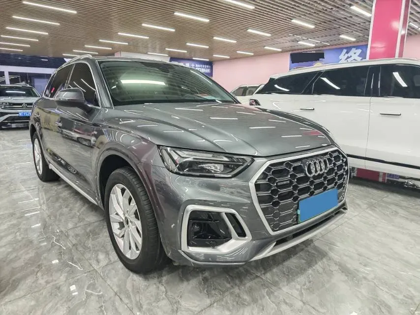 2023 Audi Q5L 2.0T 190HP L4 7DCT,autocango,china used car exporter,china ev exporter,chinese used car exporter,chinese used ev exporter