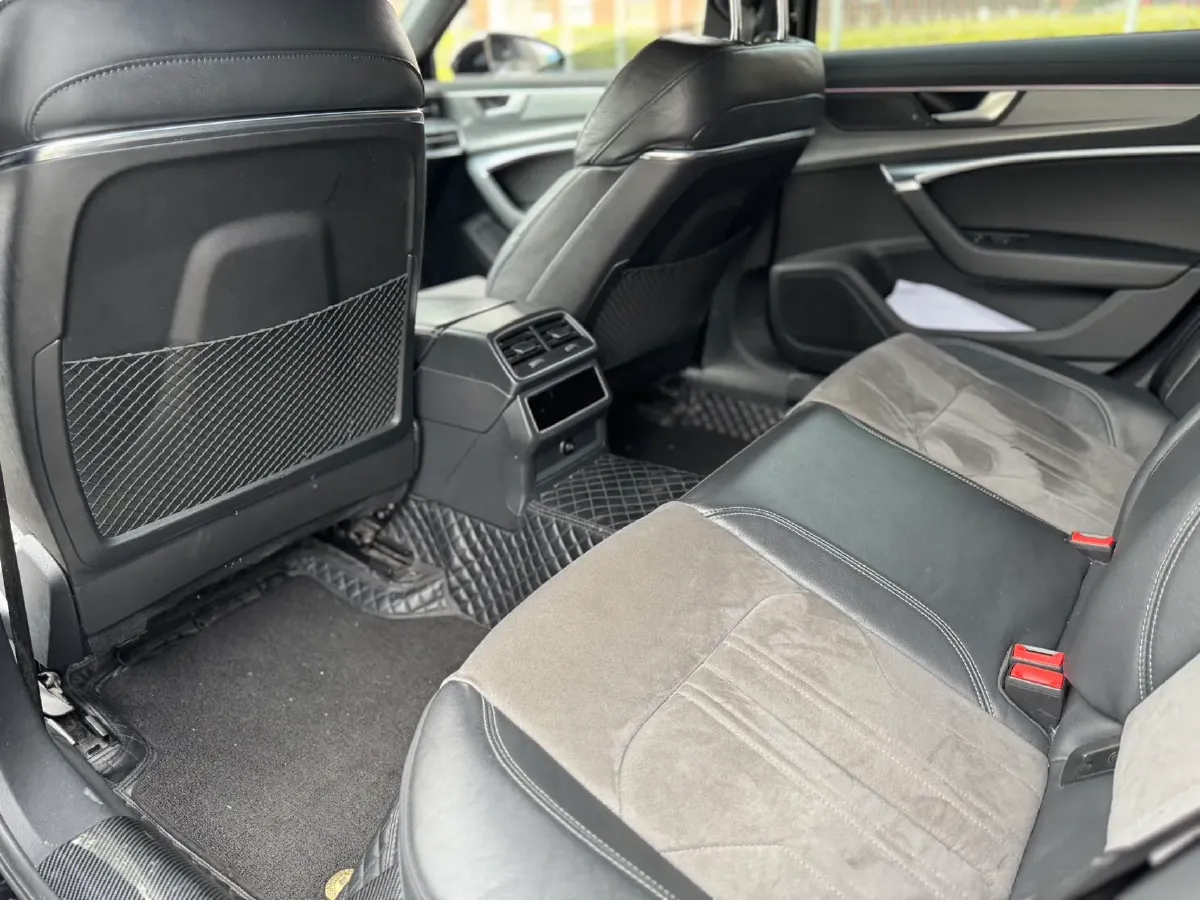 2022 Audi A6L 2.0T 224HP L4 7DCT,autocango,china used car exporter,china ev exporter,chinese used car exporter,chinese used ev exporter