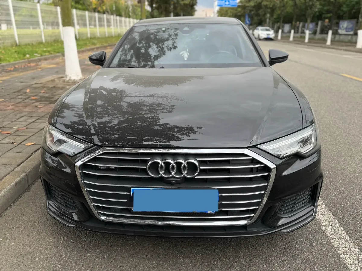 2022 Audi A6L 2.0T 224HP L4 7DCT,autocango,china used car exporter,china ev exporter,chinese used car exporter,chinese used ev exporter