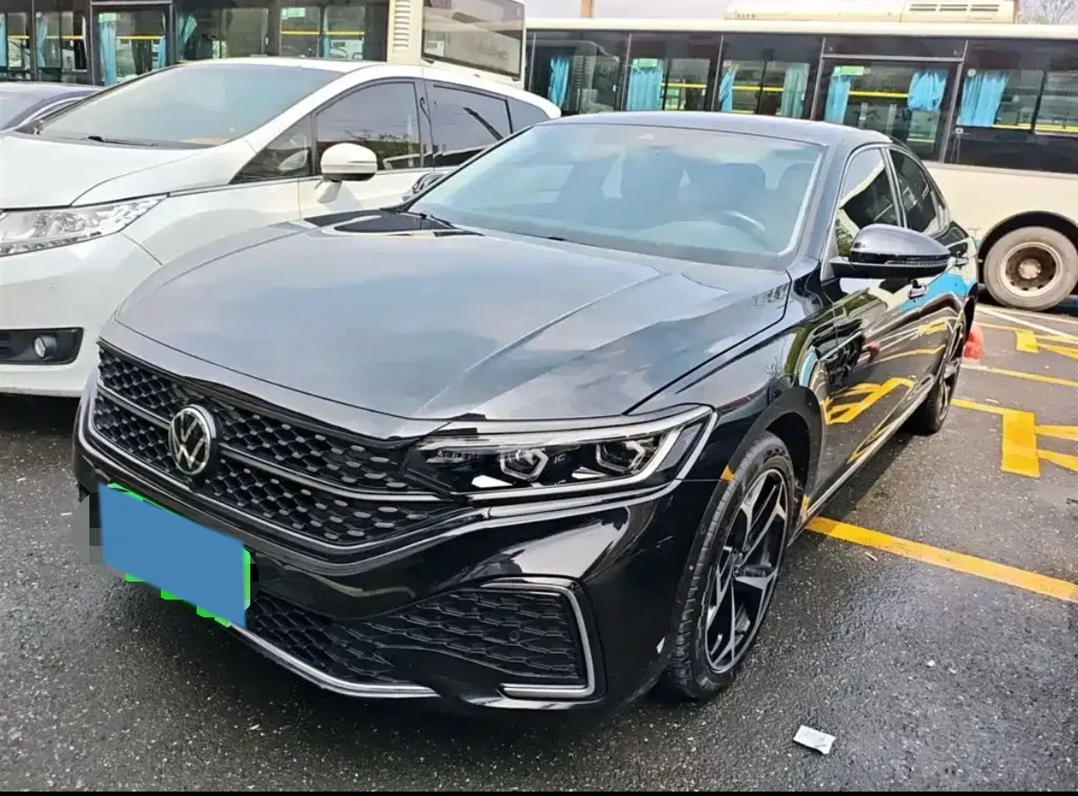 2026 Volkswagen Passat 2.0T 220HP L4 7DCT,autocango,china used car exporter,china ev exporter,chinese used car exporter,chinese used ev exporter