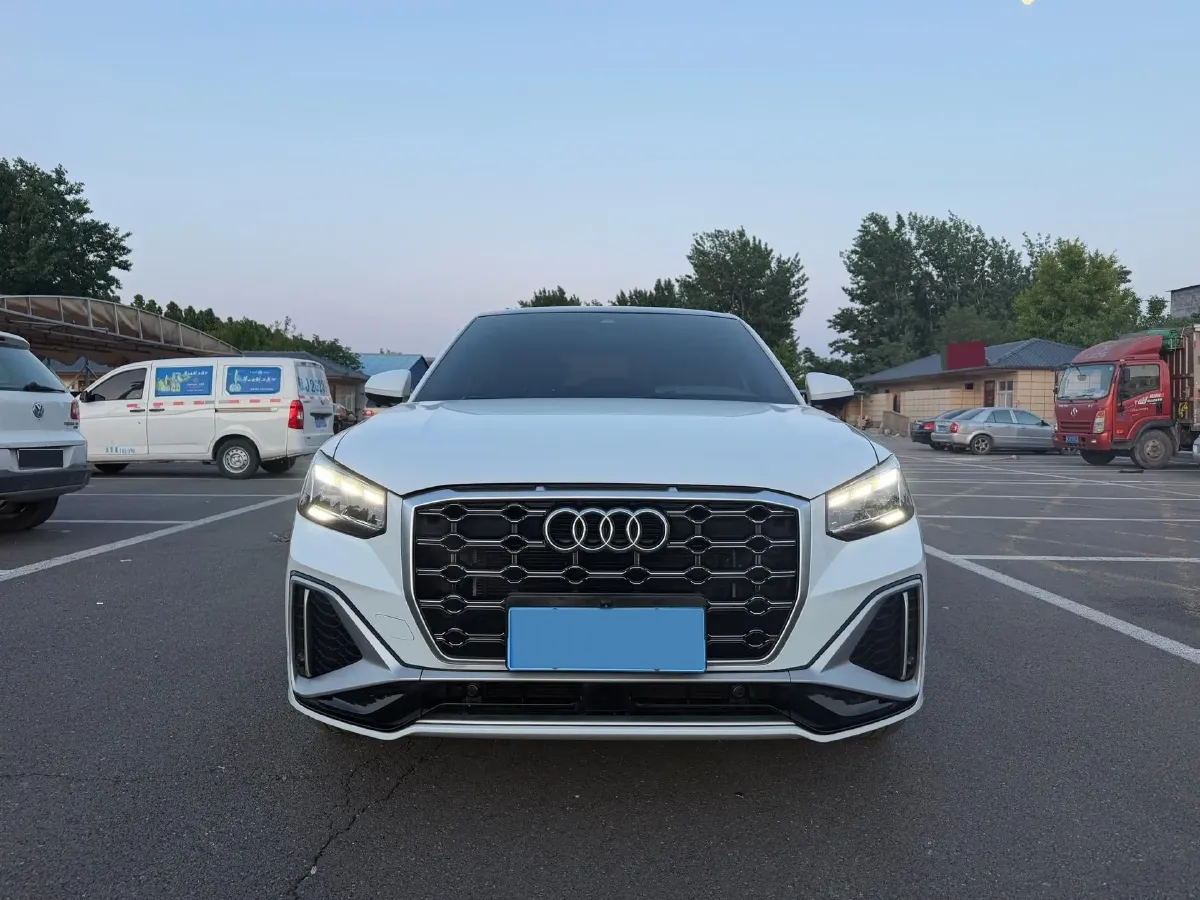 2023 Audi Q2L 1.5T 160HP L4 7DCT,autocango,china used car exporter,china ev exporter,chinese used car exporter,chinese used ev exporter
