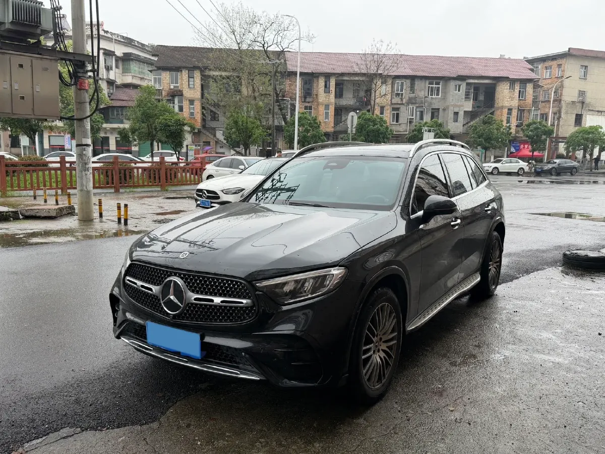 2024 Mercedes-Benz GLC Class 2.0T 258HP L4 9AT,autocango,china used car exporter,china ev exporter,chinese used car exporter,chinese used ev exporter