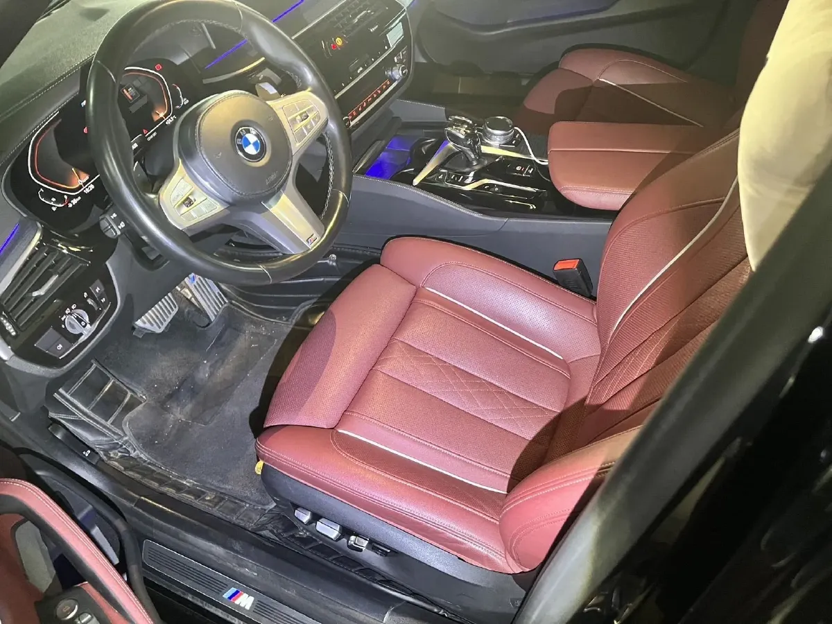 2022 BMW 5 Series 2.0T 252HP L4 8AT,autocango,china used car exporter,china ev exporter,chinese used car exporter,chinese used ev exporter