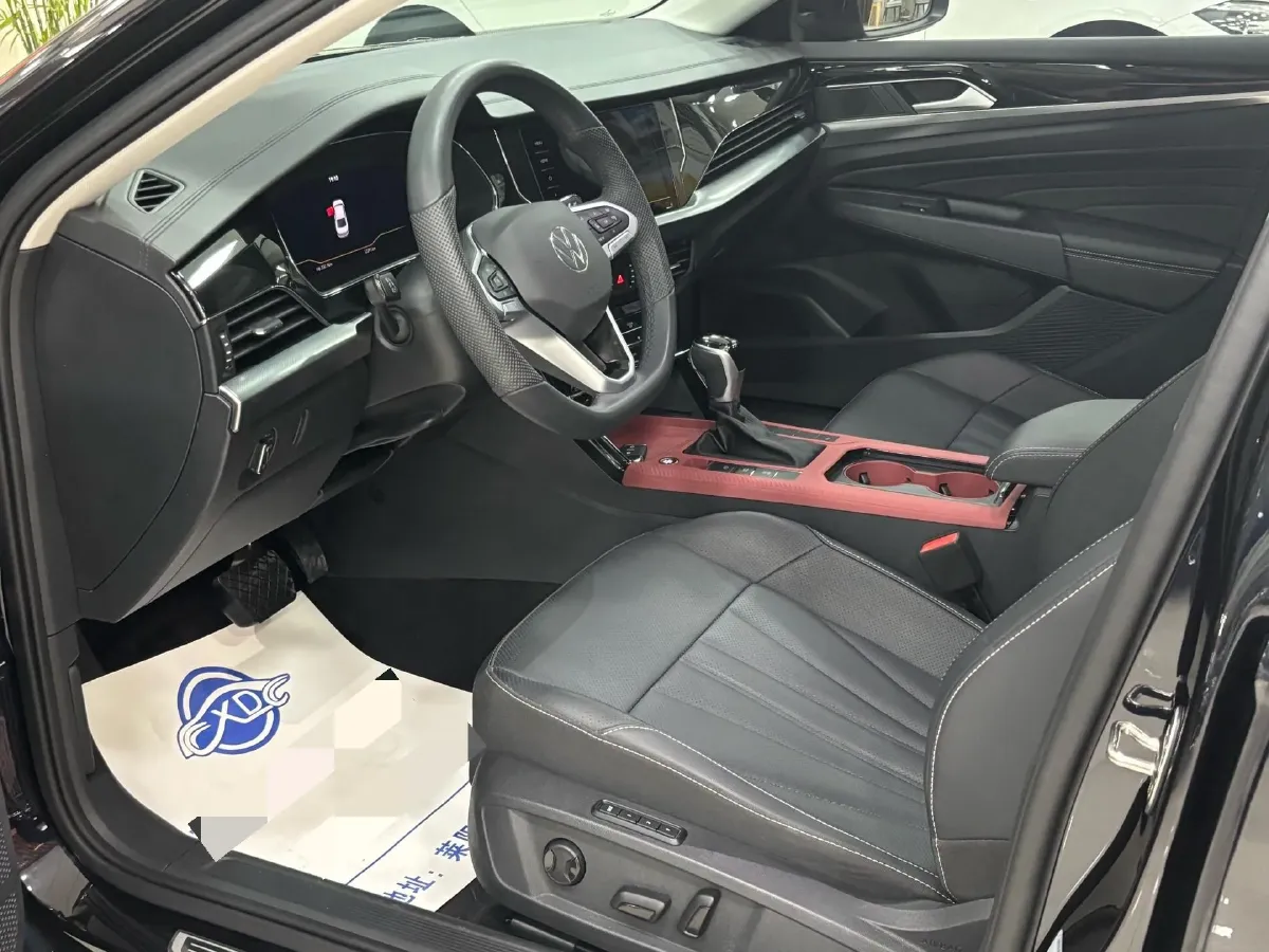 2025 Volkswagen Passat 2.0T 220HP L4 7DCT,autocango,china used car exporter,china ev exporter,chinese used car exporter,chinese used ev exporter