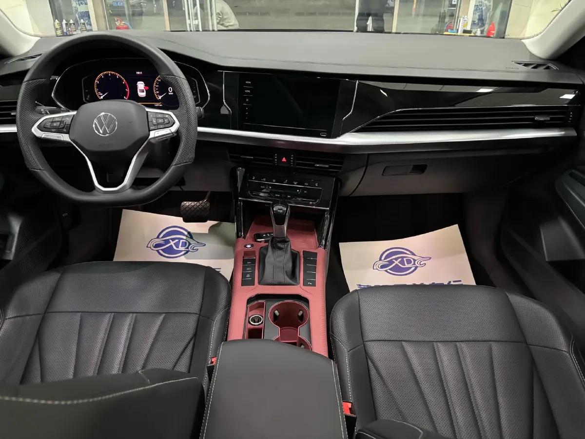 2025 Volkswagen Passat 2.0T 220HP L4 7DCT,autocango,china used car exporter,china ev exporter,chinese used car exporter,chinese used ev exporter